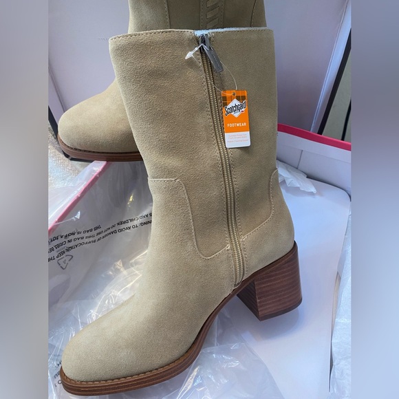 Boots - Picture 6 of 6